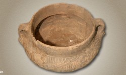 Chican pot with incised decoration and anthropomorphic bilateral handles